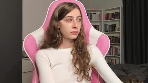 Snapshot of prettysomething chatting on May 30, 2026, 3:09 pm Sophie next stream will be at Monday i will wait you guys online show from May 30, 2026, 3:09 pm