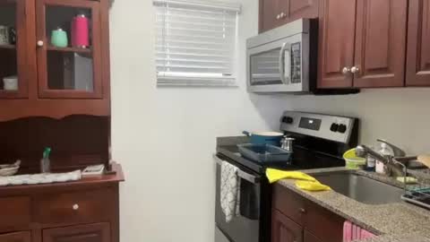 Snapshot of prettyyykittyyy22 chatting on September 30, 2025, 6:02 pm prettyyykittyyy22 online show from September 30, 2025, 6:02 pm