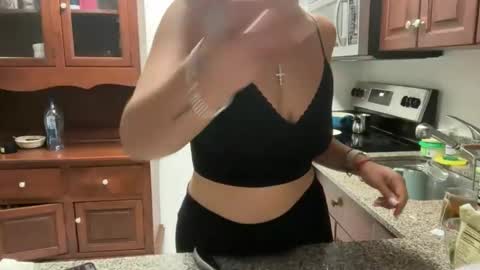 Snapshot of prettyyykittyyy22 chatting on October 31, 2025, 12:22 am prettyyykittyyy22 online show from October 31, 2025, 12:22 am