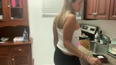 prettyyykittyyy22 online show from February 11, 2026, 10:37 pm