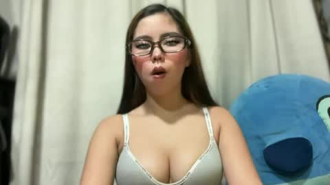 Snapshot of pricelessbeautyxxx chatting on June 21, 2026, 3:25 pm TINA online show from June 21, 2026, 3:25 pm