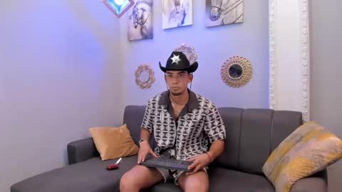 prince_arthur77 online show from February 9, 2025, 3:45 pm