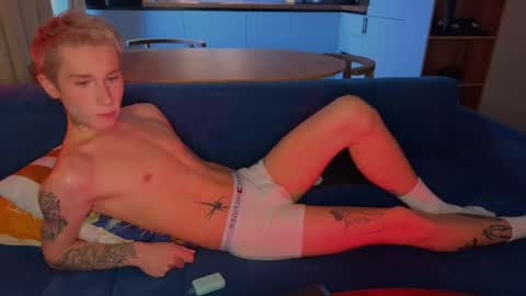 Snapshot of princes_beach chatting on April 18, 2026, 3:32 am HUNTER LEO KEVIN online show from April 18, 2026, 3:32 am