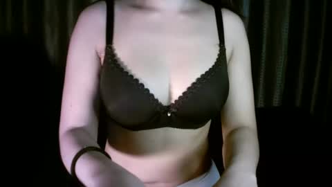   princess   online show from December 5, 2024, 6:22 pm