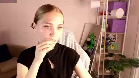 Lily online show from July 25, 2026, 1:15 am