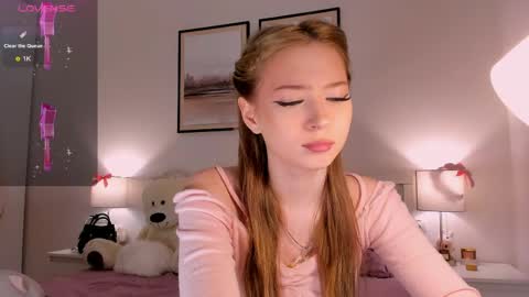 Snapshot of princess_nier chatting on May 21, 2026, 8:38 pm Princess Diana online show from May 21, 2026, 8:38 pm