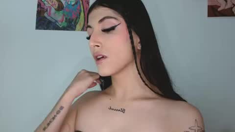 Snapshot of princess_ofyourdreams chatting on March 13, 2026, 1:01 am Sophie online show from March 13, 2026, 1:01 am