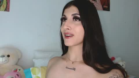 Snapshot of princess_ofyourdreams chatting on April 17, 2026, 6:16 am Sophie online show from April 17, 2026, 6:16 am