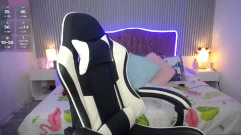 princess_skinny18 online show from June 3, 2026, 6:13 pm
