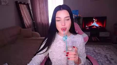 princessamira1 online show from April 22, 2026, 9:11 am