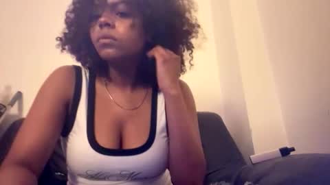 Snapshot of princessbellawellababy chatting on May 19, 2026, 10:32 am princessbellawellababy online show from May 19, 2026, 10:32 am