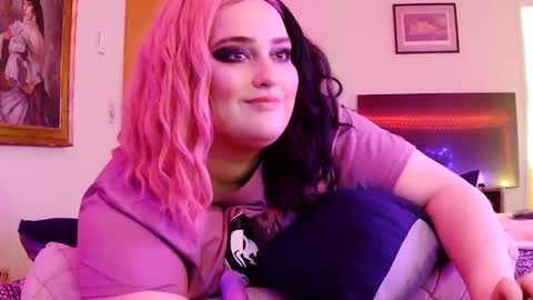 Snapshot of princessblazed444 chatting on September 20, 2025, 10:33 pm NOTYOURTYPICALBARBIE online show from September 20, 2025, 10:33 pm