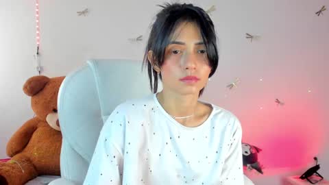princessluna_14 online show from September 19, 2025, 9:59 pm
