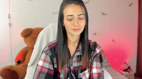 princessluna_14 online show from October 16, 2025, 7:48 pm