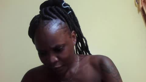 Snapshot of princessmiles2 chatting on March 6, 2025, 4:38 pm phelly online show from March 6, 2025, 4:38 pm