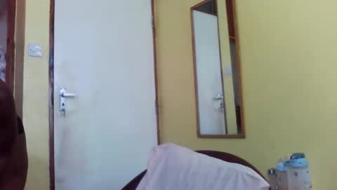 Snapshot of princessmiles2 chatting on October 5, 2025, 5:50 am phelly online show from October 5, 2025, 5:50 am