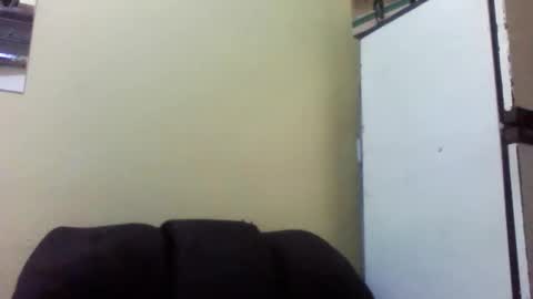 Snapshot of princessmiles2 chatting on November 3, 2025, 9:16 pm phelly online show from November 3, 2025, 9:16 pm