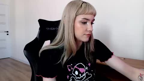 18 y.o online show from February 21, 2025, 12:39 pm