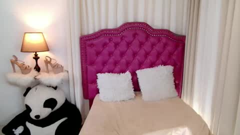 princessyanzy1 online show from September 9, 2025, 4:56 am