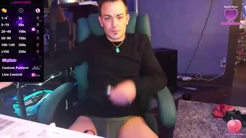 Snapshot of pris_brayden chatting on December 15, 2025, 9:35 am Pris Brayden online show from December 15, 2025, 9:35 am