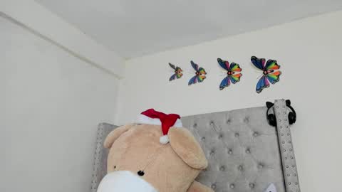 Snapshot of profanared chatting on December 27, 2024, 7:24 pm Profana Red online show from December 27, 2024, 7:24 pm