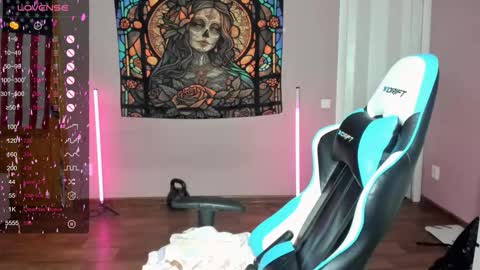 Di online show from November 12, 2025, 2:56 am