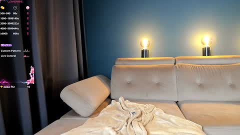 Raven  but you can call me sweetie or honey too  online show from December 15, 2024, 7:53 pm