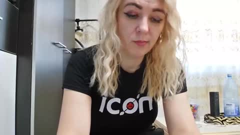 Snapshot of pryncess_sweety chatting on November 13, 2025, 8:35 am Pryncess sweety online show from November 13, 2025, 8:35 am