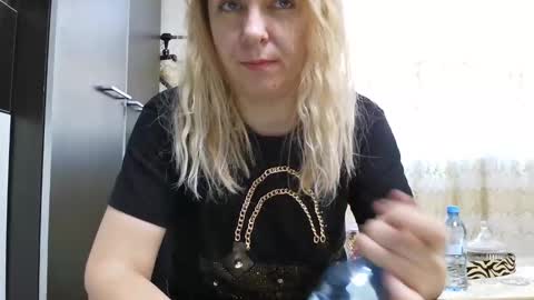 Snapshot of pryncess_sweety chatting on November 21, 2025, 9:08 am Pryncess sweety online show from November 21, 2025, 9:08 am