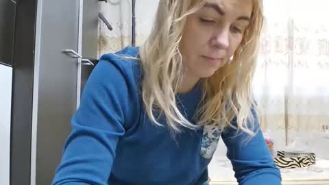 Snapshot of pryncess_sweety chatting on December 4, 2025, 8:45 am Pryncess sweety online show from December 4, 2025, 8:45 am