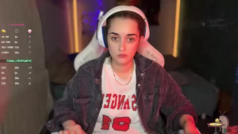 Snapshot of ps6pro chatting on November 11, 2025, 8:42 pm Queen of Pain online show from November 11, 2025, 8:42 pm