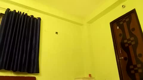 Snapshot of pseudonym822533 chatting on April 29, 2026, 8:37 pm Pseudonym online show from April 29, 2026, 8:37 pm