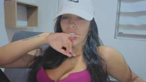 Snapshot of pssiquiss chatting on June 7, 2026, 3:43 am Katerine online show from June 7, 2026, 3:43 am