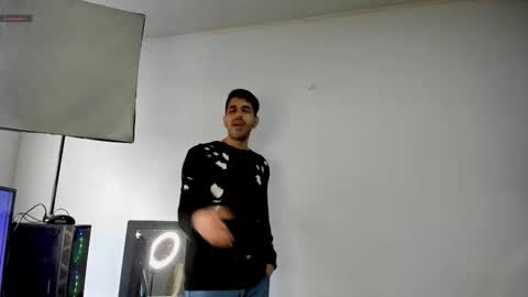 Snapshot of puch16 chatting on December 30, 2024, 3:02 pm Diego online show from December 30, 2024, 3:02 pm