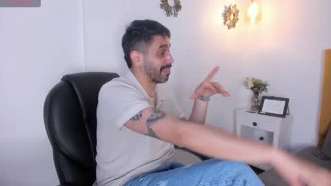 Snapshot of puch16 chatting on November 19, 2025, 3:01 pm Diego online show from November 19, 2025, 3:01 pm