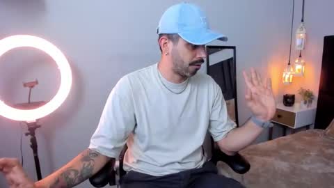 Snapshot of puch16 chatting on December 1, 2025, 8:36 pm Diego online show from December 1, 2025, 8:36 pm