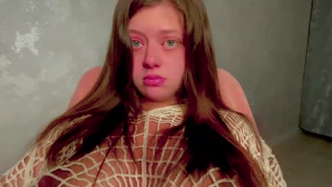 Snapshot of puff_witch chatting on January 2, 2025, 7:12 am Nayaa Nay 3 online show from January 2, 2025, 7:12 am