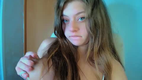 Snapshot of puff_witch chatting on January 19, 2025, 5:28 pm Nayaa Nay 3 online show from January 19, 2025, 5:28 pm