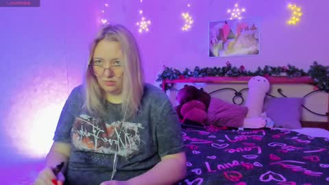 puffybun online show from December 17, 2024, 12:12 am