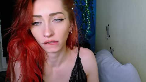 Snapshot of pufpufog chatting on April 2, 2026, 6:16 pm EsteticHouse online show from April 2, 2026, 6:16 pm