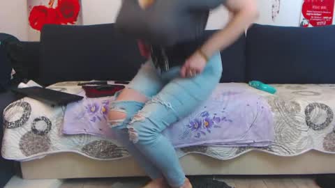 Goldie online show from April 6, 2026, 2:31 am