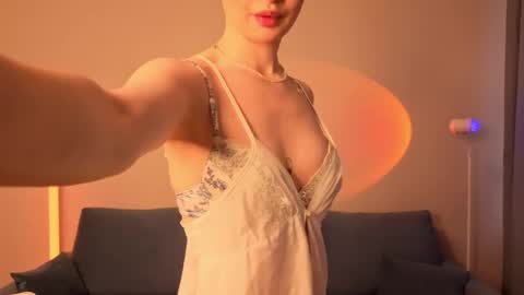 Snapshot of puree_eva chatting on May 26, 2026, 3:24 am Eva online show from May 26, 2026, 3:24 am