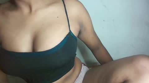 Snapshot of pureelove chatting on May 5, 2026, 4:42 am Your love online show from May 5, 2026, 4:42 am