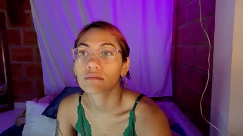 Snapshot of purepleasure25 chatting on December 17, 2025, 7:36 am purepleasure25 online show from December 17, 2025, 7:36 am