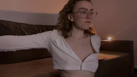 Marie online show from February 11, 2025, 10:28 pm