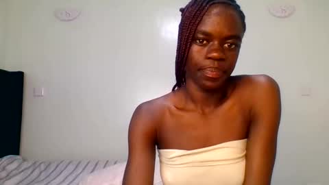purple_honey1 online show from May 18, 2026, 8:25 pm