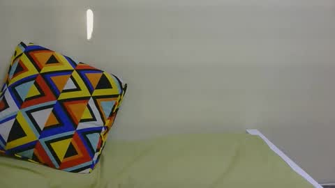 Snapshot of purple_raaine chatting on February 3, 2026, 5:05 am purple Rain online show from February 3, 2026, 5:05 am