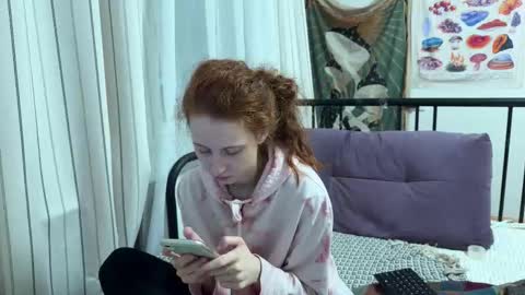 Snapshot of purplebeawer chatting on November 12, 2025, 3:23 pm Francine online show from November 12, 2025, 3:23 pm