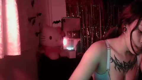 Snapshot of pussycatt666 chatting on October 22, 2025, 2:34 am Katiux online show from October 22, 2025, 2:34 am