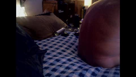 Snapshot of pussyeat2please chatting on December 17, 2024, 8:43 pm Rick online show from December 17, 2024, 8:43 pm